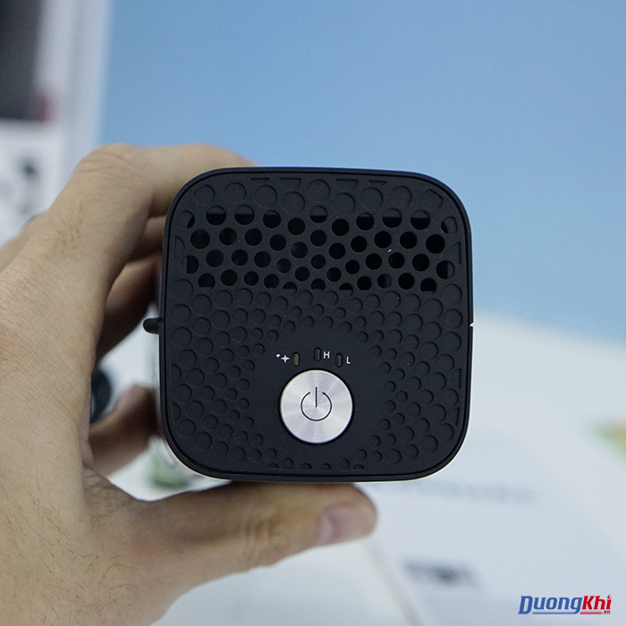 Máy lọc không khí trên ô tô Boneco P50 - Màu đen